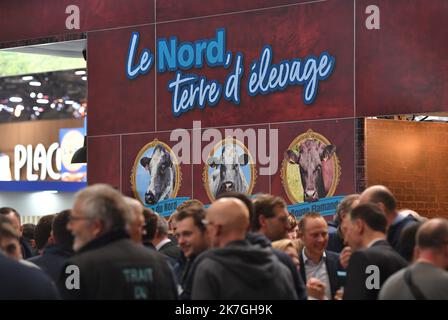 ©PHOTOPQR/VOIX DU NORD/FLORENT MOREAU ; 01/03/2022 ; PAIRS, LE 01.03.2022. Le stand du Nord au Salon de l'Agriculture. FOTO FLORENT MOREAU LA VOIX DU NORD - Salone Internazionale dell'Agricoltura di Parigi Foto Stock