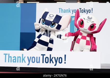 (L-R) MIRAITOWA, SOMEITY, 16 OTTOBRE 2022 : 'grazie Tokyo! Festival and Ceremony', una cerimonia commemorativa per la fine del primo anniversario dei Giochi Olimpici e Paralimpici Tokyo 2020 si tiene presso lo Stadio Nazionale di Tokyo, in Giappone. Credit: AFLO SPORT/Alamy Live News Foto Stock
