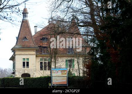 ©Francois Glories/MAXPPP - 31/01/2021 Exlusiv Vista della città di Vandoeuvres (vicino Ginevra, a 5 chilometri), con la sua scuola locale, il municipio, la sua chiesa e la sua piccola panetteria Robbie Williams e sua moglie, l'attrice Ayda Field e i loro quattro figli: Theodora Rose, Charlton Valentine, Colette Josephine e Beau Benedict, rispettivamente di 8 anni, 5 anni, 2 anni e 8 mesi. Secondo la rivista Bilan, gli anziani sono iscritti alla scuola comunitaria. Switzerland Vandoeuvres, gennaio 31 2021. Foto Stock