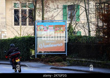 ©Francois Glories/MAXPPP - 31/01/2021 Exlusiv Vista della città di Vandoeuvres (vicino Ginevra, a 5 chilometri), con la sua scuola locale, il municipio, la sua chiesa e la sua piccola panetteria Robbie Williams e sua moglie, l'attrice Ayda Field e i loro quattro figli: Theodora Rose, Charlton Valentine, Colette Josephine e Beau Benedict, rispettivamente di 8 anni, 5 anni, 2 anni e 8 mesi. Secondo la rivista Bilan, gli anziani sono iscritti alla scuola comunitaria. Switzerland Vandoeuvres, gennaio 31 2021. Foto Stock