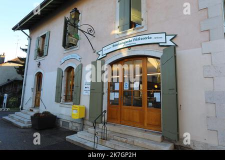 ©Francois Glories/MAXPPP - 31/01/2021 Exlusiv Vista della città di Vandoeuvres (vicino Ginevra, a 5 chilometri), con la sua scuola locale, il municipio, la sua chiesa e la sua piccola panetteria Robbie Williams e sua moglie, l'attrice Ayda Field e i loro quattro figli: Theodora Rose, Charlton Valentine, Colette Josephine e Beau Benedict, rispettivamente di 8 anni, 5 anni, 2 anni e 8 mesi. Secondo la rivista Bilan, gli anziani sono iscritti alla scuola comunitaria. Switzerland Vandoeuvres, gennaio 31 2021. Foto Stock