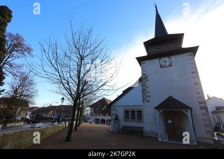 ©Francois Glories/MAXPPP - 31/01/2021 Exlusiv Vista della città di Vandoeuvres (vicino Ginevra, a 5 chilometri), con la sua scuola locale, il municipio, la sua chiesa e la sua piccola panetteria Robbie Williams e sua moglie, l'attrice Ayda Field e i loro quattro figli: Theodora Rose, Charlton Valentine, Colette Josephine e Beau Benedict, rispettivamente di 8 anni, 5 anni, 2 anni e 8 mesi. Secondo la rivista Bilan, gli anziani sono iscritti alla scuola comunitaria. Switzerland Vandoeuvres, gennaio 31 2021. Foto Stock