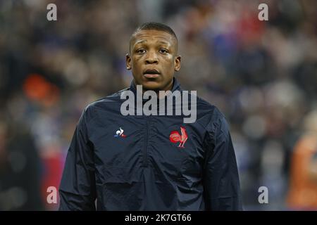 ©Sebastien Muylaert/MAXPPP - Parigi 19/03/2022 Cameron Woki di Francia si scalda prima della partita delle sei Nazioni della Guinness tra Francia e Irlanda allo Stade de France di Parigi. 19.03.2022 Foto Stock