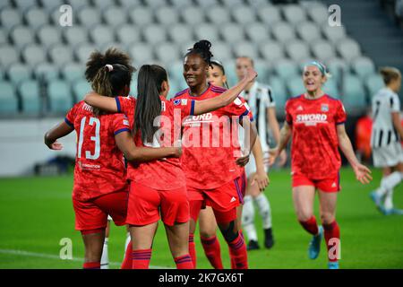 ©PHOTOPQR/LE PROGRES/Richard MOUILLAUD - Lyon 23/03/2022 - le 23/03/2022 Juventus OL Feminin UEFA -Quart de finalealler uefa foot feminin JUVENTUS TORINO OL but de Catarina Macario pour l'OL Joie OL UEFA Champions League Women Football Match - Juventus Women vs Olympique Lyonnais Foto Stock