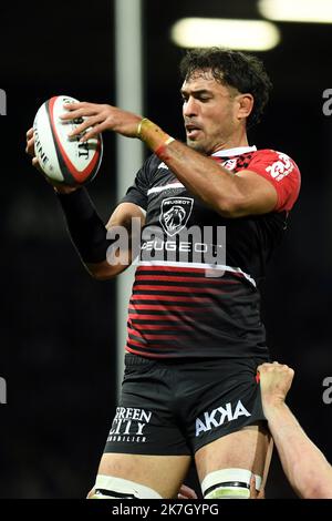 ©REMY GABALDA/MAXPPP - TOLOSA 27/02/2022 Rory Arnold di Tolosa afferra la palla durante la partita di rugby francese del Top14 tra Tolosa e Lione allo stadio Ernest Wallon di Tolosa, sud-ovest della Francia il 27 marzo 2022. Foto Stock