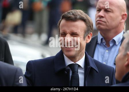 ©PHOTOPQR/SUD OUEST/Jean-Christophe Sounalet ; Fouras ; le 31/03/2022 Déplacement de campagne Emmanuel Macron à Fouras - Fouras, Francia, marzo 31st 2022. Campagna del presidente francese Emmanuel Macron, sfidato per la sua rielezione per le elezioni presidenziali che si svolgeranno il 10 e 24 aprile Foto Stock