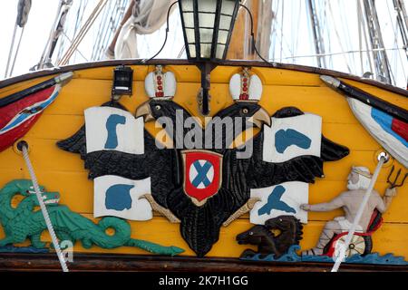 ©PHOTOPQR/NICE MATIN/Cyril Dodergny ; Cap d'Ail ; 01/04/2022 ; Cap d'Ail le 01/04/2022 - Port de Cap d'Ail - Illustrazione Frégate russe ' le Shandart ' , la réplique de la frégate du 18éme siècle - Premier navire de la flotte de la Baltique et de le Pierre Grand Yacht. - Cap d'Ail, Francen, aprile 1st 2022 la fregata Shtandart (Russo: ?????????) Fu la prima nave della flotta russa del Baltico. La sua chiglia è stata deposta il 24 aprile 1703 presso il cantiere navale -Olonetsky vicino -Olonets con decreto dello zar Pietro i e ordini emessi dal comandante Aleksandr-Menshikov. Foto Stock