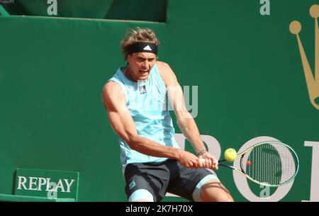 ©Laurent Lairys/MAXPPP - Alexander Zverev di Germania durante il Rolex Monte-Carlo Masters 2022, ATP Masters 1000 torneo di tennis il 14 aprile 2022 al Monte-Carlo Country Club di Roquebrune-Cap-Martin, Francia - Foto Laurent Lairys / Foto Stock