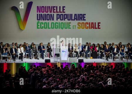 ©Gerard Cambon / le Pictorium/MAXPPP - Aubervilliers 08/05/2022 Gerard Cambon / le Pictorium - 8/5/2022 - Francia / Ile-de-France / Aubervilliers - Convenzione Nupes elezioni legislative 2022 Docks de Paris Aubervilliers avec la France Insoumise, Europe Ecologie Les verts, le parti comuniste et le parti sociiste. / 8/5/2022 - Francia / Ile-de-France (regione) / Aubervilliers - Convenzione Nupes elezioni legislative 2022 Docks di Parigi Aubervilliers con la Francia Insoumise, Europa Ecologie Les verts, il Partito comunista e il Partito socialista. Foto Stock