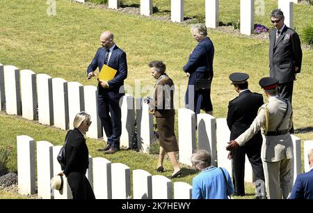 ©PHOTOPQR/VOIX DU NORD/Sebastien JARRY ; 14/05/2022 ; Etaples. le 14/05/2022. Visite de la princesse Anne au cimetiere militaire anglais d'Etaples . Foto Sébastien JARRY : LA VOIX DU NORD. Visita della principessa Anna al cimitero militare inglese di Etaples Foto Stock