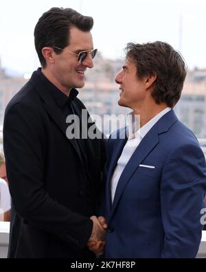 ©PHOTOPQR/NICE MATIN/Frantz Bouton ; Cannes ; 18/05/2022 ; attore statunitense Tom Cruise durante una fotocall per il film 'Top Gun : Maverick' alla 75th edizione del Festival di Cannes a Cannes, nel sud della Francia, il 18 maggio 2022. Foto Stock