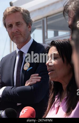 ©Amelie Serena / le Pictorium/MAXPPP - Marsiglia 19/05/2022 Amelie Serena / le Pictorium - 19/5/2022 - Francia / Bouches-du-Rhone / Marsiglia - Intervista de Samia Ghali premiere adjointe a la mairie de Marseille. Decouverte de la maquette du bateau Artexplorer, le bateau musee d'art contemporaneo qui fera le tour de la Mediterranee en 2023 / 19/5/2022 - Francia / Bouches-du-Rhone / Marsiglia - Intervista con Sami Ghali, primo vice sindaco di Marsiglia. Scoperta del modello della barca Artexplorer, la barca del museo d'arte contemporanea che navigherà intorno al Mediterraneo nel 2023 Foto Stock