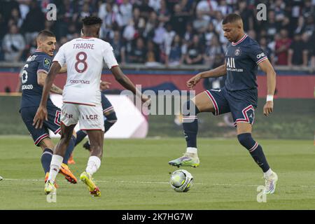 ©Sebastien Muylaert/MAXPPP - Parigi 21/05/2022 Kylian Mbappe di Parigi Saint-Germain corre con la palla durante la partita Ligue 1 Uber mangia tra Parigi Saint Germain e FC Metz al Parc des Princes di Parigi, Francia. 21.05.2022 Foto Stock