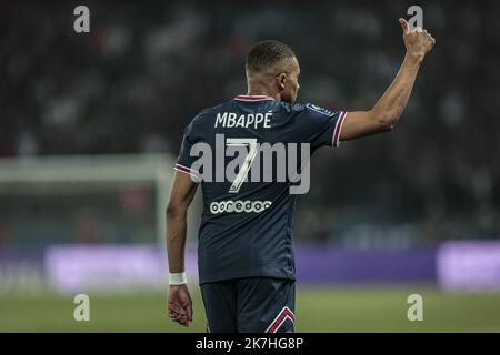 ©Sebastien Muylaert/MAXPPP - Parigi 21/05/2022 Kylian Mbappe di Parigi Saint-Germain reagisce durante la partita Ligue 1 Uber mangia tra Parigi Saint Germain e FC Metz al Parc des Princes di Parigi, Francia. 21.05.2022 Foto Stock