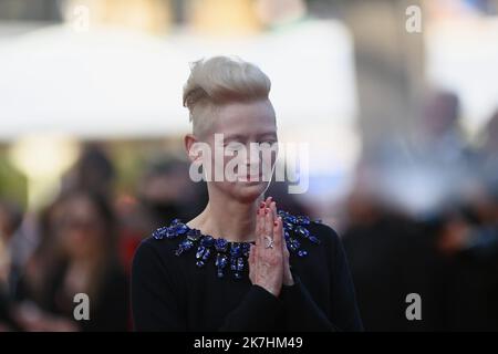 ©franck castel/MAXPPP - 19/05/2022 tremila anni di anelito Trois Mille Ans A T'Attedre Red Carpet - il 75th° Festival annuale del cinema di Cannes Tilda Swinton CANNES, FRANCIA - MAGGIO 20 Foto Stock