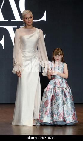 ©PHOTOPQR/NICE MATIN/Jean Francis Ottonello ; Monaco ; 24/05/2022 ; Ceremonie des MCFW Fashion Awards a l’Opera de Monte-Carlo en presence de la princesse Charlene et de la princesse Gabriella. Cerimonia di premiazione della moda presso l'Opera di Monte-Carlo il 24 maggio 2022 Foto Stock