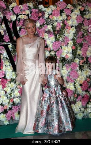 ©PHOTOPQR/NICE MATIN/Jean Francis Ottonello ; Monaco ; 24/05/2022 ; Ceremonie des MCFW Fashion Awards a l’Opera de Monte-Carlo en presence de la princesse Charlene et de la princesse Gabriella. Cerimonia di premiazione della moda presso l'Opera di Monte-Carlo il 24 maggio 2022 Foto Stock