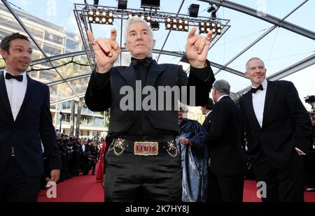 ©PHOTOPQR/NICE MATIN/Patrice Lapoirie ; Cannes ; 25/05/2022 ; l'attore statunitense Tom Hanks arriva per la proiezione del film 'Elvis' durante la 75th edizione del Festival di Cannes a Cannes, nel sud della Francia, il 25 maggio 2022. Foto Stock