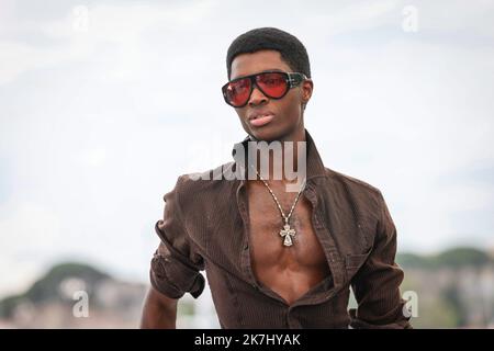 ©PHOTOPQR/LE PARISIEN/Fred Dugit ; Cannes ; 26/05/2022 ; Cuture / Cinéma Palais des festival à Cannes (06), le 26 mai 2022 Photocall du film ELVIS de Baz Luhrmann Alton Mason Photo LP / Fred Dugit - Festival internazionale del cinema di Cannes il 26th 2022 maggio Foto Stock