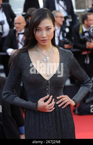 ©Pierre Teyssot/MAXPPP ; Cannes Film Festival 2022. 75th° edizione del Festival International du Film de Cannes il 27/05/2022 a Cannes, Francia. Tappeto rosso per la proiezione del film "Madre e Figlio (un Petit Frere)" Soo Joo Park. Â Pierre Teyssot / Maxppp Foto Stock