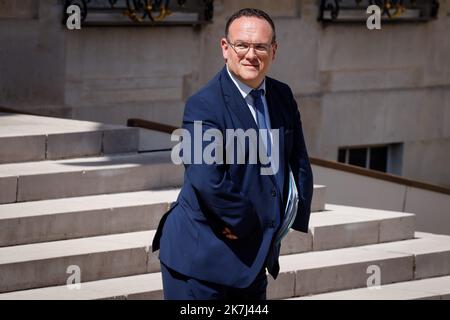 ©Thomas Padilla/MAXPPP - 01/06/2022 ; Parigi, Francia ; SORTIE DU CONGRÈS au PALAIS DE l'ELYSEE. DAMIEN ABAD, MINISTRE DES COMPARITES, DE L' AUTONOMIE ET DES PERSONNES HANDICAPEES. - Parigi, Francia, 1st 20222 giugno riunione settimanale del gabinetto Foto Stock