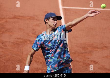 ©PHOTOPQR/LE PARISIEN/LP / Arnaud Journois ; PARIGI ; 04/06/2022 ; TENNIS , ROLAND GARROS 2022 , 04/06/2022 , FINALE JUNIOR GARCONS , GABRIEL DEBRU vs GILLES ARNAUD BAILLY Parigi, Francia, 4th 202 giugno i francesi aprono a Roland Garros, junior boys finale Foto Stock