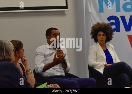 ©Amelie Serena / le Pictorium/MAXPPP - Marsiglia 04/06/2022 Amelie Serena / le Pictorium - 4/6/2022 - Francia / Bouches-du-Rhone / Marsiglia - ha detto Ahamada evoque les possibles projet de Marseille. Presentation des projets des candidats des legislatives du parti d'Emmanuel Macron. / 4/6/2022 - Francia / Bouches-du-Rhone / Marsiglia - ha detto Ahamada parla dei possibili progetti a Marsiglia. Presentazione dei progetti dei candidati legislativi del partito di Emmanuel Macron. Foto Stock