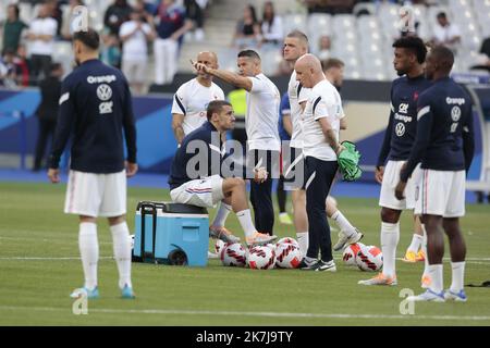 ©Sebastien Muylaert/MAXPPP - Parigi 13/06/2022 Antoine Griezmann di Francia scalda davanti alla UEFA Nations League Una partita di Gruppo 1 tra Francia e Croazia allo Stade de France di Parigi, Francia. 13.06.2022 Foto Stock