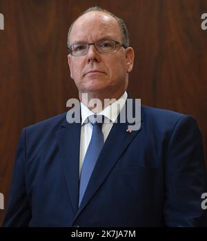 ©Mourad ALLILI/MAXPPP - 08/06/2022 Voiron Isere le 09/06/2022 : Ceremonie de remise des insignes de chevalier dans l ordre de la legion d honneur a MR Gerard Christancien Championde france de boxe ,l a participe aux Jeux olympiques d'hiver de 1968, 1972, 1976 et 1984 en presence de son ami le principe Albert II de Monaco. Il principe Alberto era a Voiron, in Francia, per la distinzione del suo amico, Gérard Christaud, che ricevette l'insegna di Cavaliere della Legione d'onore il 8th giugno 2022 Foto Stock