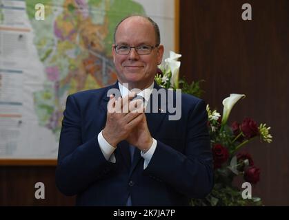 ©Mourad ALLILI/MAXPPP - 08/06/2022 Voiron Isere le 09/06/2022 : Ceremonie de remise des insignes de chevalier dans l ordre de la legion d honneur a MR Gerard Christancien Championde france de boxe ,l a participe aux Jeux olympiques d'hiver de 1968, 1972, 1976 et 1984 en presence de son ami le principe Albert II de Monaco. Il principe Alberto era a Voiron, in Francia, per la distinzione del suo amico, Gérard Christaud, che ricevette l'insegna di Cavaliere della Legione d'onore il 8th giugno 2022 Foto Stock