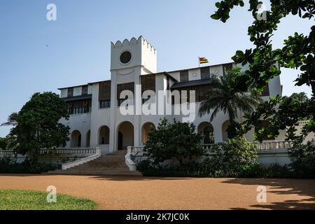 ©Nicolas Remene / le Pictorium/MAXPPP - Lome 29/05/2022 Nicolas Remene / le Pictorium - 29/5/2022 - Togo / Lome / Lome - le palais de Lome, ancien palais des gouverneurs est un batiment Emblematique coloniale de la ville de Lome situe sur le boulevard du Mono, face a la mer. Heritage de la colonization allemande, l'est aujourd'hui devenu un musee entoure d'un Grand parc botanique ouvert au public. / 29/5/2022 - Togo / Lome / Lome - il Lome Palace, ex Palazzo dei Governatori, è un emblematico edificio coloniale della città di Lome situato sul Mono Boulevard, di fronte al mare. Un'eredità di G Foto Stock