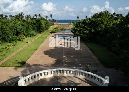 ©Nicolas Remene / le Pictorium/MAXPPP - Lome 29/05/2022 Nicolas Remene / le Pictorium - 29/5/2022 - Togo / Lome / Lome - le palais de Lome, ancien palais des gouverneurs est un batiment Emblematique coloniale de la ville de Lome situe sur le boulevard du Mono, face a la mer. Heritage de la colonization allemande, l'est aujourd'hui devenu un musee entoure d'un Grand parc botanique ouvert au public. / 29/5/2022 - Togo / Lome / Lome - il Lome Palace, ex Palazzo dei Governatori, è un emblematico edificio coloniale della città di Lome situato sul Mono Boulevard, di fronte al mare. Un'eredità di G Foto Stock