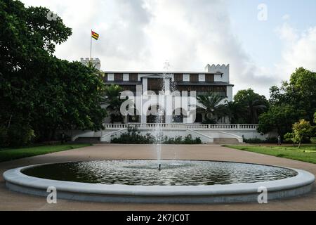 ©Nicolas Remene / le Pictorium/MAXPPP - Lome 29/05/2022 Nicolas Remene / le Pictorium - 29/5/2022 - Togo / Lome / Lome - le palais de Lome, ancien palais des gouverneurs est un batiment Emblematique coloniale de la ville de Lome situe sur le boulevard du Mono, face a la mer. Heritage de la colonization allemande, l'est aujourd'hui devenu un musee entoure d'un Grand parc botanique ouvert au public. / 29/5/2022 - Togo / Lome / Lome - il Lome Palace, ex Palazzo dei Governatori, è un emblematico edificio coloniale della città di Lome situato sul Mono Boulevard, di fronte al mare. Un'eredità di G Foto Stock