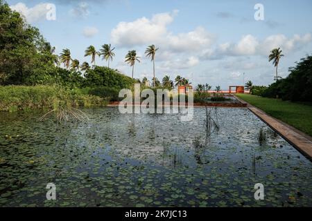 ©Nicolas Remene / le Pictorium/MAXPPP - Lome 29/05/2022 Nicolas Remene / le Pictorium - 29/5/2022 - Togo / Lome / Lome - le palais de Lome, ancien palais des gouverneurs est un batiment Emblematique coloniale de la ville de Lome situe sur le boulevard du Mono, face a la mer. Heritage de la colonization allemande, l'est aujourd'hui devenu un musee entoure d'un Grand parc botanique ouvert au public. / 29/5/2022 - Togo / Lome / Lome - il Lome Palace, ex Palazzo dei Governatori, è un emblematico edificio coloniale della città di Lome situato sul Mono Boulevard, di fronte al mare. Un'eredità di G Foto Stock