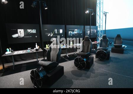 ©PHOTOPQR/l'ALSACE/Vincent VOEGTLIN ; Vélizy-Villacoublay ; le 20 juin 2022. STELLANTIS - NOUVELLE PEUGEOT 408 Velizy Villacoublay, Francia, giugno 20th 2022. Presentazione della nuova vettura Peugeot - 408 - prodotta da Stellantis Foto Stock