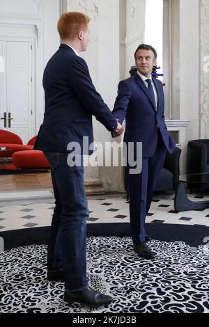 @ Pool/ Stephane Lemouton/Maxppp, France, Paris, 2022/06/22 le président Emmanuel Macron reitoit Adrien Quatennens (député la France Insoumise) au palais de l'Elysée à Paris le 22 juin 2022 Foto Stock