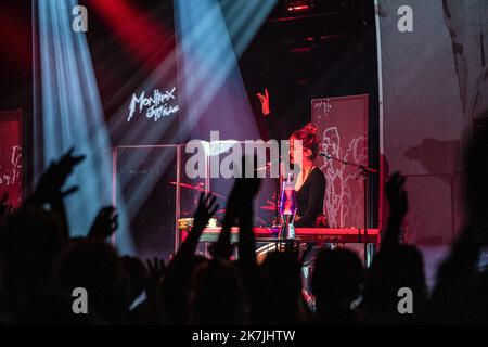 ©Simon Becker / le Pictorium/MAXPPP - Montreux 02/07/2022 Simon Becker / le Pictorium - 2/7/2022 - Suisse / Lac Leman / Montreux - Iliona en concerto au Montreux Jazz Festival le 2 juillet 2022 / 2/7/2022 - Svizzera / Lago Ginevra / Montreux - Iliona ha suonato dal vivo al Montreux Jazz Festival il 2 luglio 2022 Foto Stock