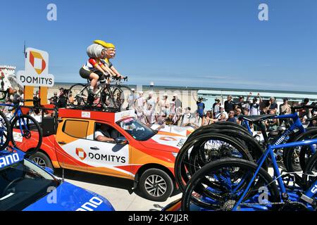 ©PHOTOPQR/VOIX DU NORD/PASCAL BONNIERE ; 05/07/2022 ; DUNKERQUE , le 5 juillet 2022 sport , cyclisme , tour de France , etape Dunkerque - Calais domitys la 109th edizione del Tour de France si svolge dal 01 al 24 luglio 2022 - Foto Stock