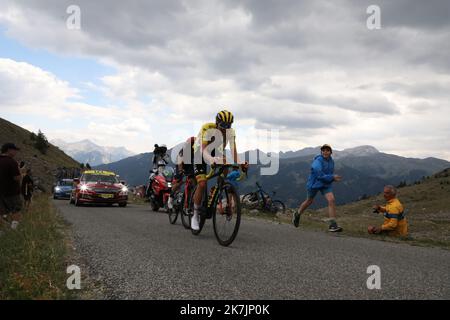 ©PHOTOPQR/LA PROVENCE/DUCLET Stéphane ; Aramon ; 13/07/2022 ; 11e étape du tour de France entre Albertville et le col du Granon ICI, Pogacar tappa undici della corsa ciclistica Tour de France, una corsa delle 149km da Albertville a col du Granon Serre Chevalier, Francia, mercoledì 13 luglio 2022 Foto Stock