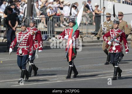 ©Sebastien Muylaert/MAXPPP - Parigi 14/07/2022 Illustrazione dei troupes etrangeres lors de la cerimonie du 14 juillet 2022, Place de la Concorde. Parigi, 14.07.2022 - giornata della Bastiglia in Francia. Foto Stock