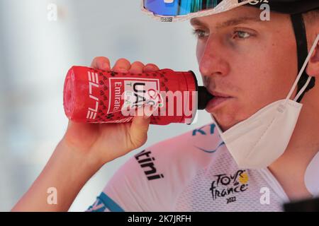 ©Pierre Teyssot/MAXPPP ; Tour de France - gara ciclistica UCI - fase 14 Saint-Etienne Mende. Saint-Etienne, Francia il 16 luglio 2022. Sulla fotografia Tadej Pogacar (SLO) UAE Team Emirates. Â Pierre Teyssot / Maxppp Foto Stock