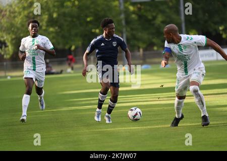 Thierry Larret / MAXPPP. Calcio. Match de preparation : Girondins de Bordeaux vs Association Sportive de Saint-Etienne . Le 20 juillet 2022, Stade Municipal Louis Darragon, Vichy (03). Foto Stock