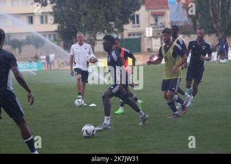 Thierry Larret / MAXPPP. Calcio. Match de preparation : Girondins de Bordeaux vs Association Sportive de Saint-Etienne . Le 20 juillet 2022, Stade Municipal Louis Darragon, Vichy (03). Foto Stock