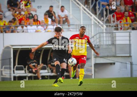 ©PHOTOPQR/VOIX DU NORD/COURBE ; 30/07/2022 ; FOOT L1 RACING CLUB DE LENS MATCH AMICAL DE PREPARATION CONTRE WEST HAM UNITED. LENTE STADE BOLLAERT LE 30 JUILLET 2022. FOTO SEVERINE COURBE LA VOIX DU NORD amichevole partita di calcio tra RC Lens e West Ham United a Stade Bollaert-Delelis a Lens, nel nord della Francia il 30 luglio 2022. Foto Stock