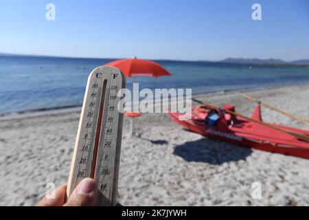 ©Mourad ALLILI/MAXPPP - 04/08/2022 Photo Illustration canicule mer mediterranee - onda di calore, Mar Mediterraneo, Foto Stock