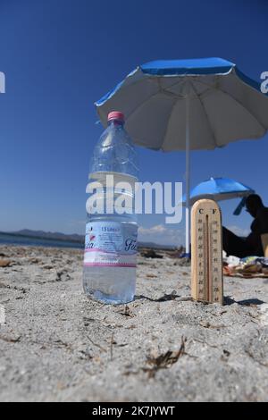 ©Mourad ALLILI/MAXPPP - 04/08/2022 Photo Illustration canicule mer mediterranee - onda di calore, Mar Mediterraneo, Foto Stock