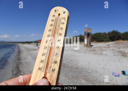 ©Mourad ALLILI/MAXPPP - 04/08/2022 Photo Illustration canicule mer mediterranee - onda di calore, Mar Mediterraneo, Foto Stock