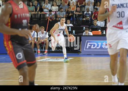 ©Giacomo Italiano/MAXPPP - MONTPELLIER 18/08/2022 Match de preparation pour l equipe de France de basket contre la Belgique a l Arena Sud de France a Montpellier le jeudi 18 aout 2022. Photographe : Giacomo Italiano / MaxPPP - amichevole Basket match tra la Francia e il Belgio alla Sud de France Arena di Montpelier, Francia il 18 agosto 2022. Foto Stock