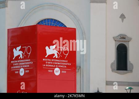 ©Pierre Teyssot/MAXPPP ; Arrivi al molo dell'Hotel Excelsior il 31 agosto 2022, il giorno di apertura del 79th° Festival Internazionale del Cinema di Venezia al Lido di Venezia. Il logo Â© Pierre Teyssot / Maxppp Foto Stock