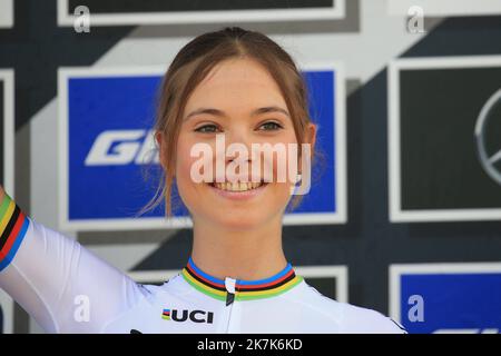 ©Pierre Teyssot/MAXPPP ; Coppa del mondo di Mountain Bike UCI 2022 a Commezzadura il 4 settembre 2022. Finali gare olimpiche di fondo e podio, Line Burquier (fra) Â© Pierre Teyssot / Maxppp Foto Stock